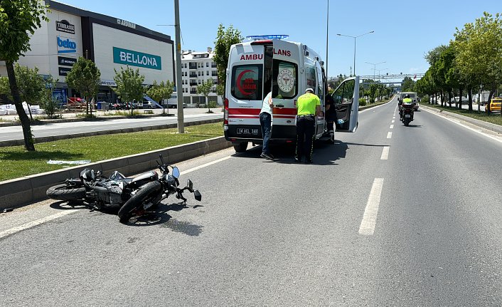 Bolu'da otomobilin çarptığı motosikletin sürücüsü yaralandı