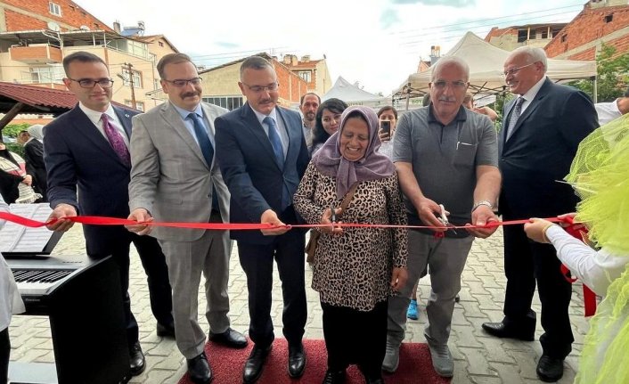 Boyabat’ta HEM tarafından yıl sonu sergisi açıldı