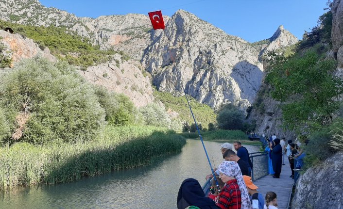 Çorum'da İncesu Kanyonu, bayram tatilinde ziyaretçilerin uğrak noktası oldu