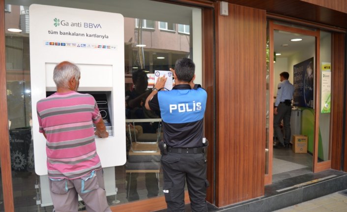 Merzifon'da polis, sahte para ve dolandırıcılığa karşı vatandaşları uyardı