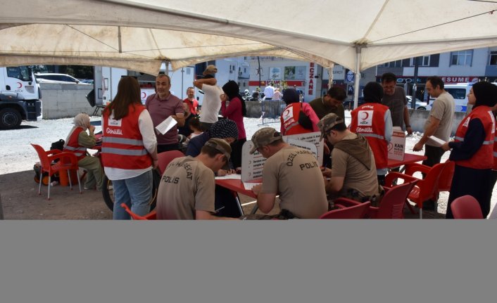 Ordu'da polisler Türk Kızılay'a kan bağışında bulundu