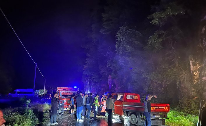 Rize'de iki kamyonetin çarpıştığı kazada 4 kişi yaralandı