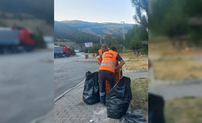 Samsun'da bayram sonrası kara yolları çevresinde temizlik çalışması yapıldı
