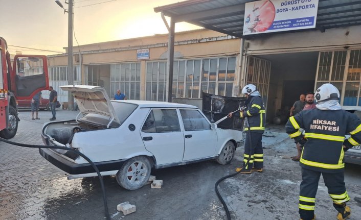 Tokat’ta iki otomobilde çıkan yangında hasar oluştu