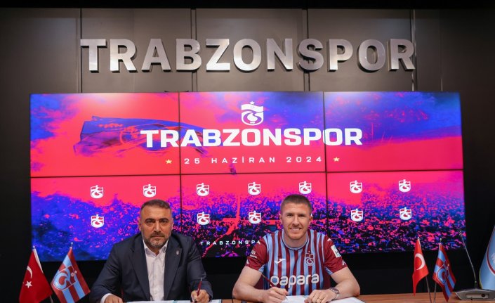 Trabzonspor, yeni transferleri Barisic ve Lundstram için imza töreni düzenledi