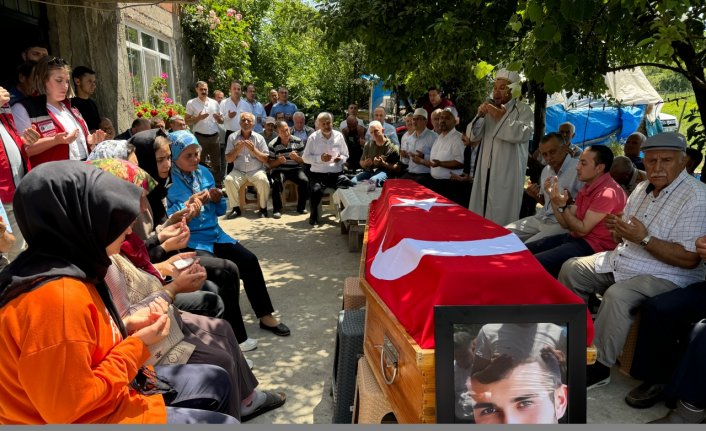 Zonguldak'ta madendeki göçükte ölen işçi Bartın'da son yolculuğuna uğurlandı