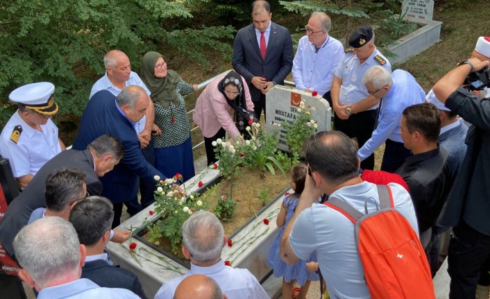 15 Temmuz şehidi Özel Harekat Camisi imamı Yaman, Bartın'daki mezarı başında anıldı