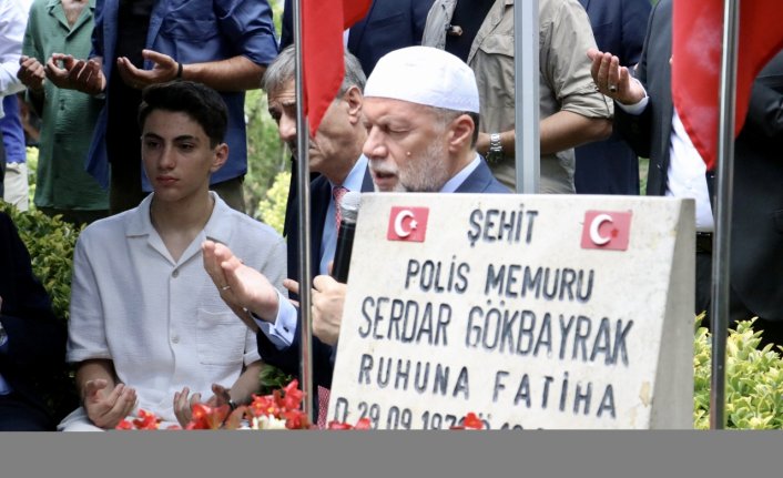 15 Temmuz şehitleri Sakarya ve Düzce'deki mezarları başında anıldı