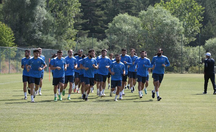 Adana Demirspor Teknik Direktörü Michael Valkanis, yeni takımıyla ilk antrenmanına çıktı