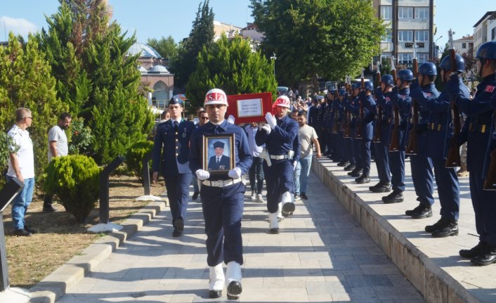 Amasya'da vefat eden Kıbrıs gazisi son yolculuğuna uğurlandı