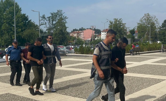 Bolu'da çaldıkları motosikletleri Düzce'de satmaya çalışan 3 zanlı tutuklandı