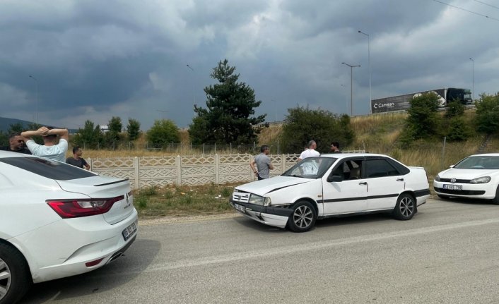 Bolu'da otomobille polisten kaçan 2 şüpheli kovalamacayla yakalandı