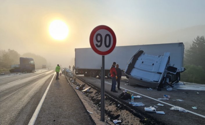 Bolu'da zincirleme trafik kazasında 5 kişi yaralandı