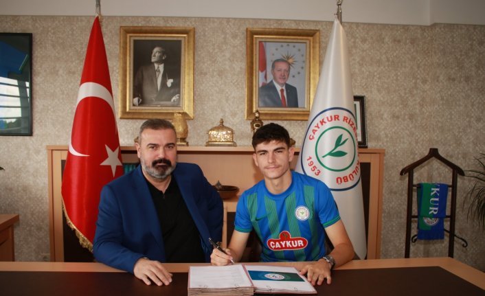 Çaykur Rizespor'da yeni transfer Muhamed Buljubasic için imza töreni düzenlendi