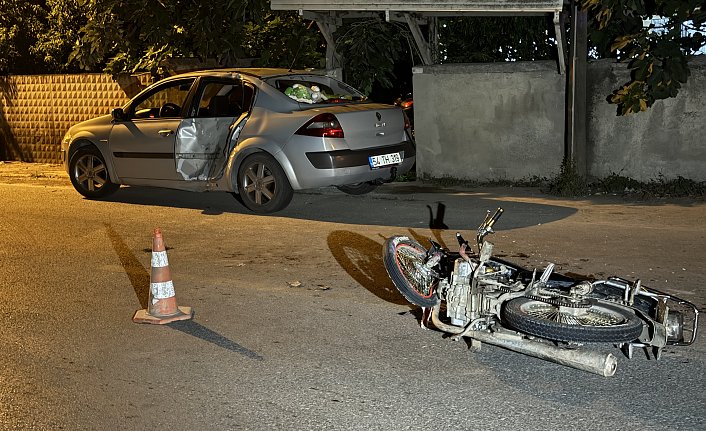 Düzce'de otomobil ile motosikletin çarpıştığı kazada 5 kişi yaralandı