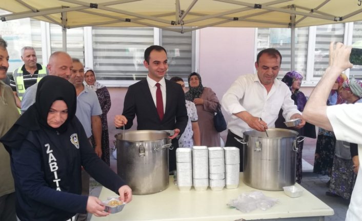 Hanönü'de vatandaşlara aşure ikram edildi