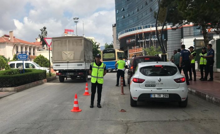 Merzifon'da trafik denetimleri sürüyor