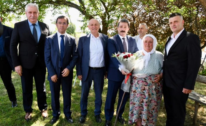 Samsun Valisi Tavlı, Terme'de 15 Temmuz gazisi Korkmaz'ı ziyaret etti