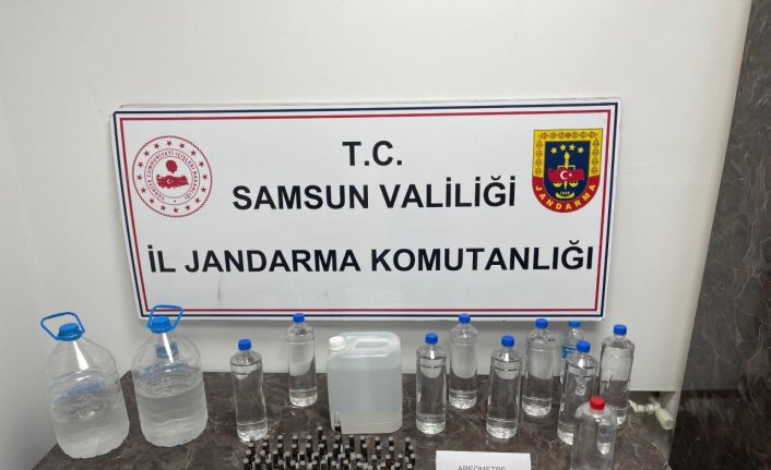 Samsun'da depoda sahte alkol üreten şüpheli yakalandı