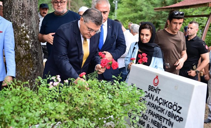 Sinop'ta 15 Temmuz şehidi Açıkgöz, kabri başında anıldı