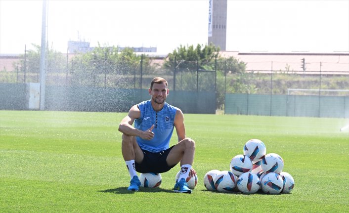 Trabzonspor'un yeni transferi Barisic, Macaristan kampında açıklamalarda bulundu: