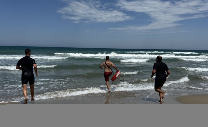 Türkiye'nin en kuzeyi Sinop'ta boğulma vakalarına karşı sahilde tedbir alındı