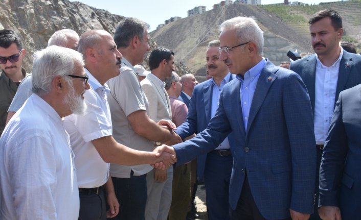 Ulaştırma ve Altyapı Bakanı Uraloğlu, Yusufeli Merkez Viyadüğü açılış töreninde konuştu: