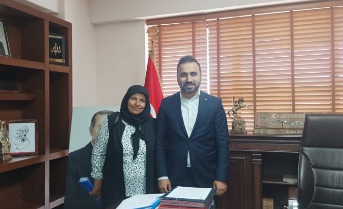 Vezirköprü'nün kadın muhtarı Ak'tan Belediye Başkanı Gül'e ziyaret