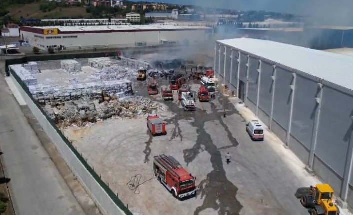 Zonguldak'ta kağıt fabrikasının atık alanında çıkan yangın söndürüldü