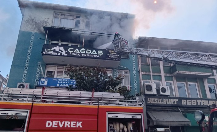 Zonguldak'ta kuaför dükkanında çıkan yangın söndürüldü