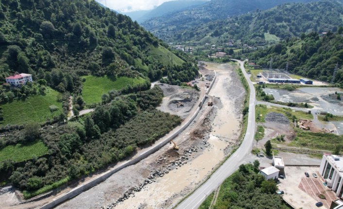 Arhavi'de Kapisre Deresi Taşkın Koruma Projesinin ikinci etabına başlandı