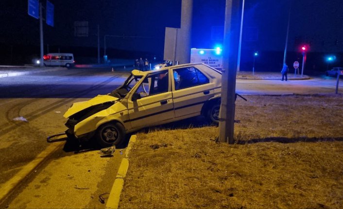 Çorum'da kamyonla çarpışan otomobildeki 1 kişi öldü