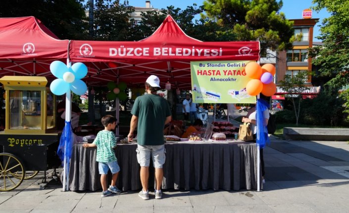 “Dünya Düzce Günleri“nde açılan stantta elde edilen gelirle hasta yatağı alınacak