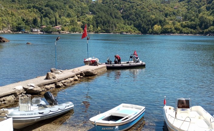 Kastamonu'da batan teknedeki 3 kişiden 1'inin cansız bedeni bulundu