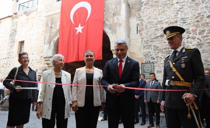 Karabük'te geliri Türk Silahlı Kuvvetlerine bağışlanacak sergi açıldı