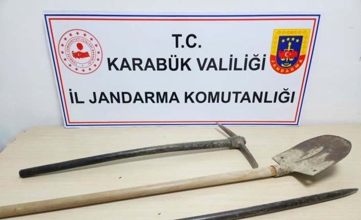 Karabük'te kaçak kazı yapan 2 kişi suçüstü yakalandı