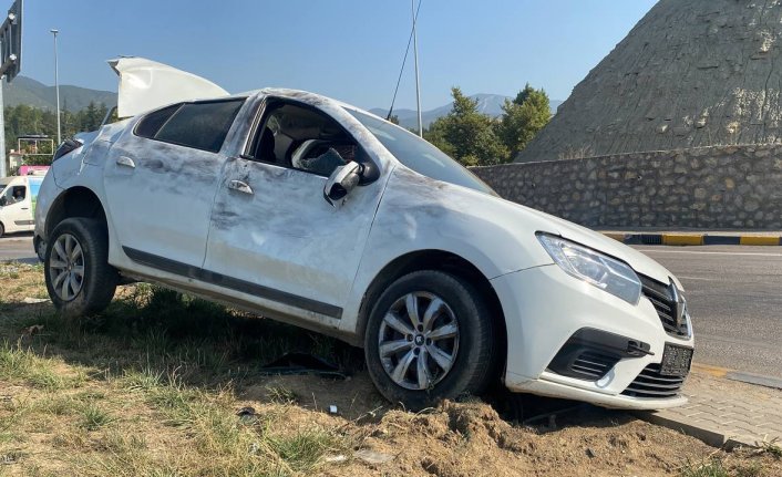 Karabük'te polisin “dur“ ihtarına uymayan sürücü kaza yaptı