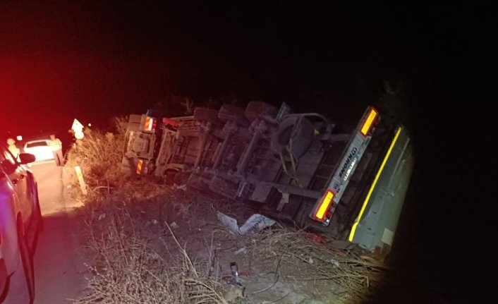 Karabük'te şarampole devrilen tırdaki 1 kişi yaralandı