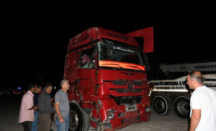 Mengen'de devrilen tırın sürücüsü yaralandı