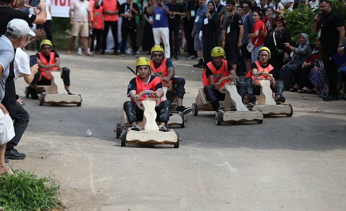 Rize'de Ülkeler Arası Formulaz Tahta Araba Yarışması yapıldı