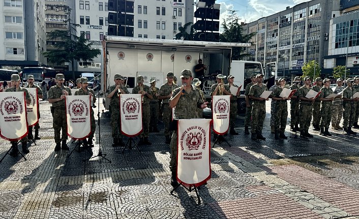 Samsun'da askeri bando konser verdi