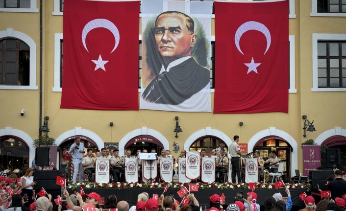 Samsun'da askeri bando 30 Ağustos Zafer Bayramı'na özel konser verdi