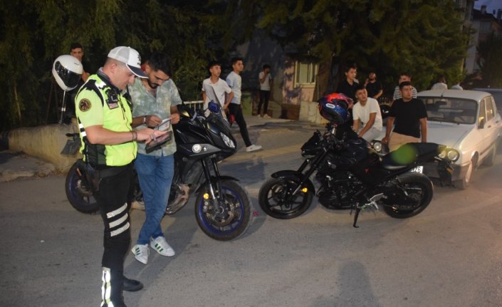 Samsun'da trafik denetiminde 252 motosiklet sürücüsüne ceza kesildi