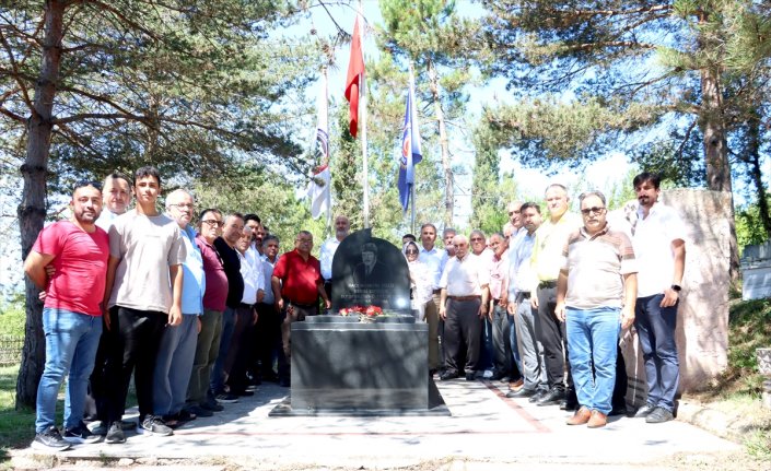 Şemsi Denizer Zonguldak'taki mezarı başında anıldı