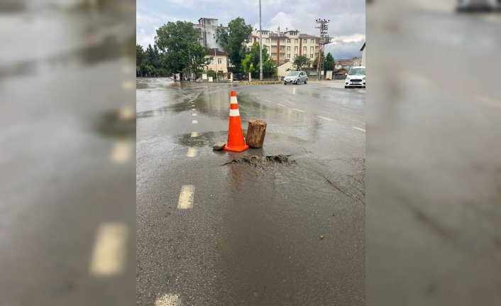 Sinop'un Saraydüzü ilçesinde sağanak sonrası ev, iş yeri ve tarım arazilerini su bastı