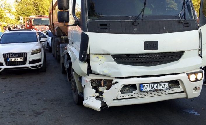 Zonguldak'ta savrulan taksinin çarptığı kadının cenazesi toprağa verildi