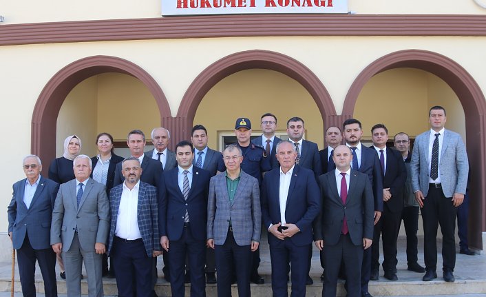 Amasya Valisi Doruk'un veda ziyaretleri devam ediyor