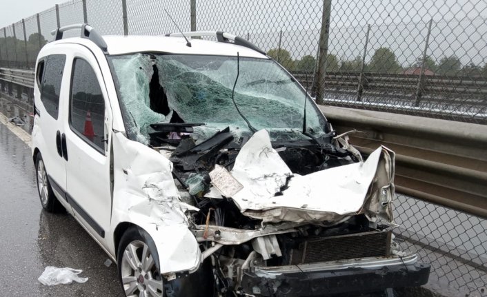 Anadolu Otoyolu Düzce kesimindeki trafik kazalarında 3 kişi yaralandı