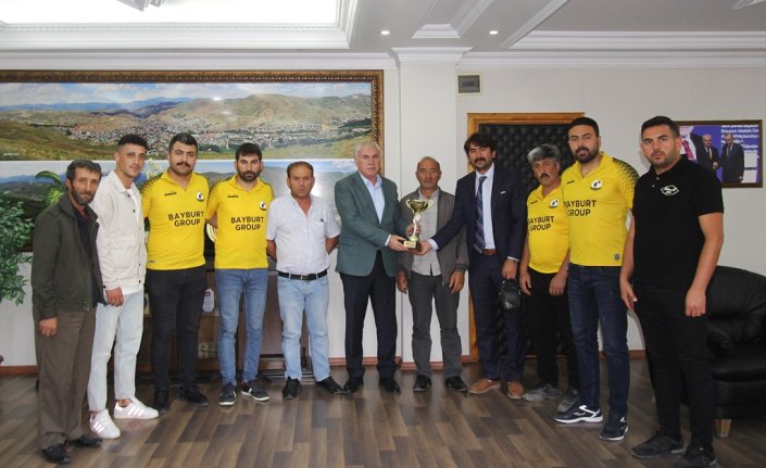 Bayburt Atlı Spor Kulübünden Belediye Başkanı Memiş'e ziyaret