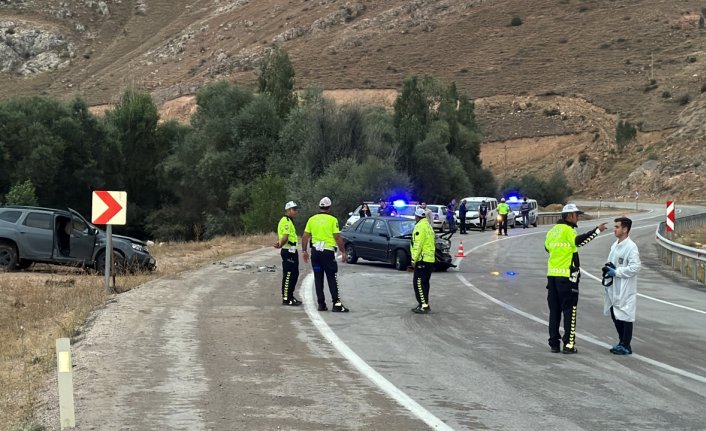 Bayburt'ta otomobil ile cipin çarpıştığı kazada 1 kişi öldü, 2 kişi yaralandı